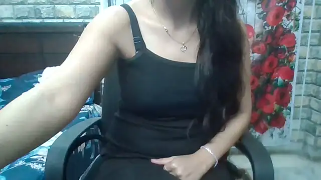 Snapshot of Sexy_iknoor chatting on 03/17/26, 05:44 Sexy iknoor online show from 03/17/26, 05:44