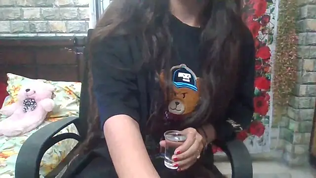 Snapshot of Sexy_iknoor chatting on 04/06/26, 05:19 Sexy iknoor online show from 04/06/26, 05:19