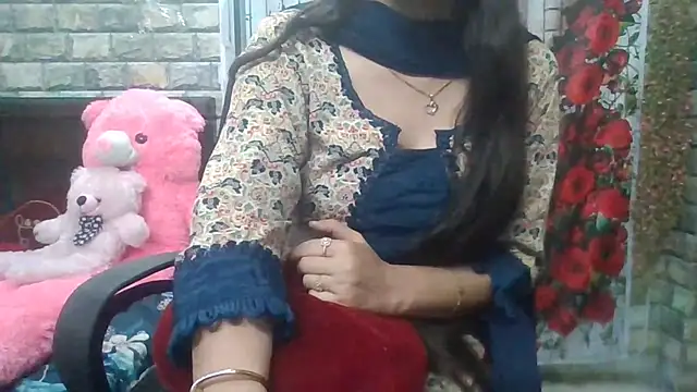 Snapshot of Sexy_iknoor chatting on 04/22/26, 05:54 Sexy iknoor online show from 04/22/26, 05:54