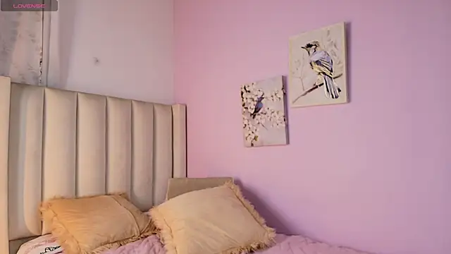 Snapshot of Mhia_palmer chatting on 04/17/26, 02:09 Mhia palmer online show from 04/17/26, 02:09