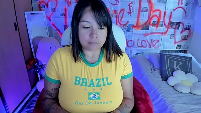 Snapshot of bigbooty-30 chatting on 02/17/25, 11:55 bigbooty-30 online show from 02/17/25, 11:55