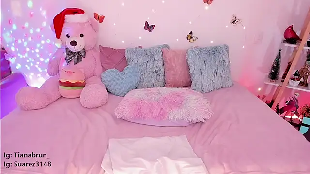 Zara uwu  online show from 12/22/24, 02:06