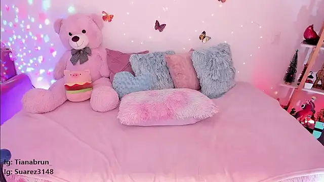 Zara uwu  online show from 03/11/25, 02:51