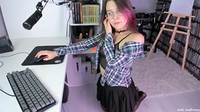 icefroqq online show from 01/22/25, 09:43