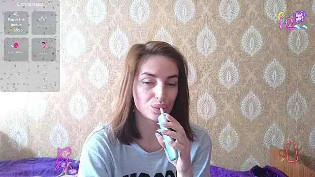 Snapshot of xx_adrihanna_xx chatting on 03/10/26, 06:18 xx adrihanna xx online show from 03/10/26, 06:18