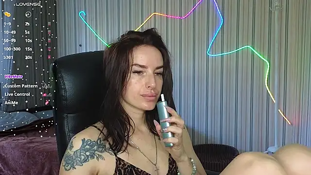 Snapshot of xx_adrihanna_xx chatting on 07/17/26, 06:53 xx adrihanna xx online show from 07/17/26, 06:53