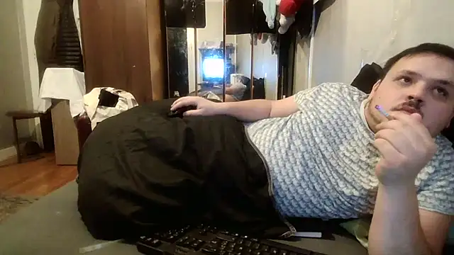 Snapshot of Bebemickey75 chatting on 02/21/25, 12:16 Bebemickey75 online show from 02/21/25, 12:16