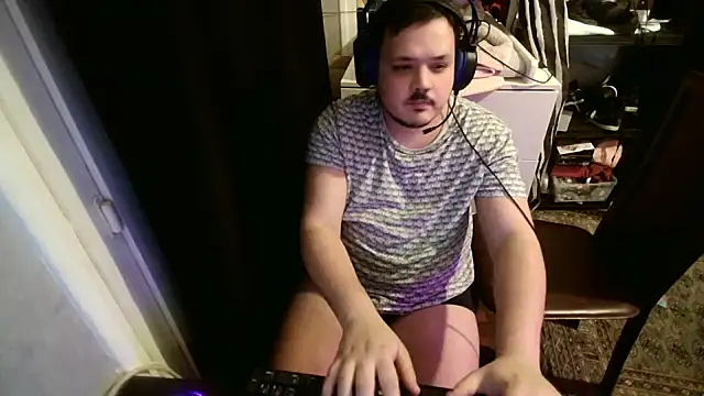 Snapshot of Bebemickey75 chatting on 02/23/25, 10:31 Bebemickey75 online show from 02/23/25, 10:31