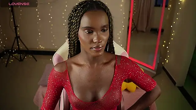 Snapshot of LuanaRisque chatting on 04/16/26, 11:18 LuanaRisque online show from 04/16/26, 11:18