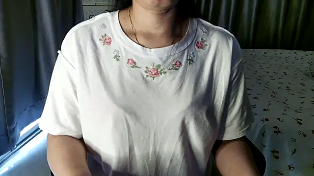 Snapshot of Sima--Roy chatting on 04/05/26, 07:38 Sima--Roy online show from 04/05/26, 07:38