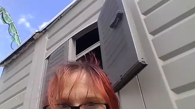 Snapshot of spundarella420 chatting on 11/29/25, 06:22 spundarella420 online show from 11/29/25, 06:22