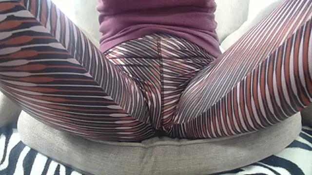 Snapshot of Web_Lady chatting on 11/17/25, 07:25 Web Lady online show from 11/17/25, 07:25