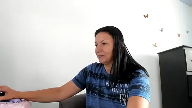 Snapshot of Angelblue_ chatting on 01/15/25, 02:02 Angelblue online show from 01/15/25, 02:02