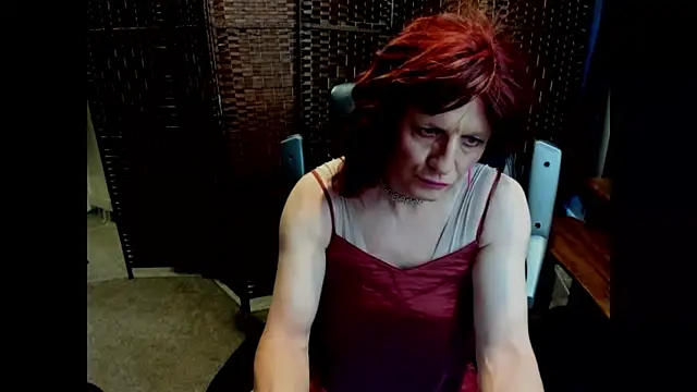 Snapshot of CharlotteAshton chatting on 05/24/26, 12:32 CharlotteAshton online show from 05/24/26, 12:32