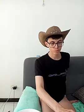 Snapshot of Norehg chatting on 02/02/25, 09:02 Norehg online show from 02/02/25, 09:02