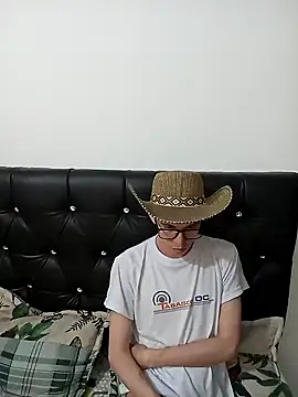 Snapshot of Norehg chatting on 02/08/25, 10:29 Norehg online show from 02/08/25, 10:29