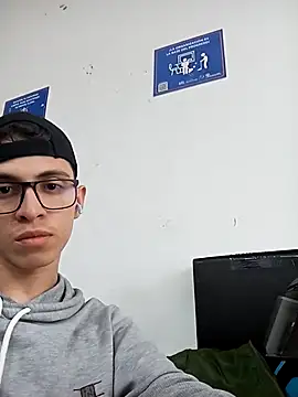 Snapshot of Norehg chatting on 02/17/25, 08:58 Norehg online show from 02/17/25, 08:58