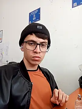 Snapshot of Norehg chatting on 02/20/25, 03:45 Norehg online show from 02/20/25, 03:45