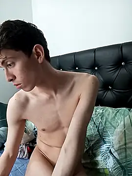 Snapshot of Norehg chatting on 03/06/25, 08:05 Norehg online show from 03/06/25, 08:05