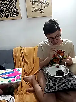 Snapshot of Norehg chatting on 03/22/25, 05:17 Norehg online show from 03/22/25, 05:17