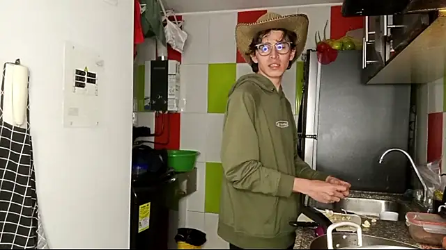 Snapshot of Norehg chatting on 10/07/25, 08:44 Norehg online show from 10/07/25, 08:44