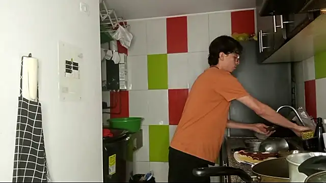 Snapshot of Norehg chatting on 10/09/25, 08:34 Norehg online show from 10/09/25, 08:34