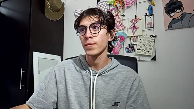 Snapshot of Norehg chatting on 10/14/25, 08:42 Norehg online show from 10/14/25, 08:42