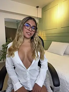 kataliina   online show from 11/20/25, 12:16