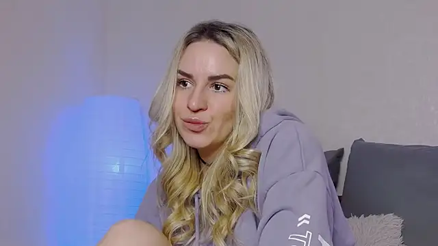 SofiJames online show from 12/22/24, 07:44