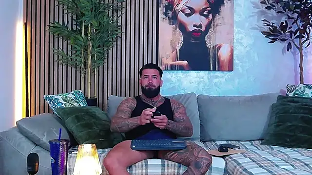 Snapshot of masterkingofmusclee chatting on 05/04/26, 07:59 masterkingofmusclee online show from 05/04/26, 07:59