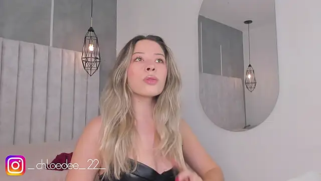 chloe d online show from 02/03/25, 11:09