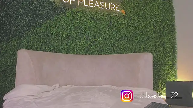 chloe d online show from 09/25/25, 12:42