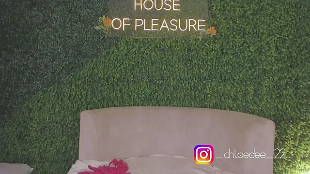 chloe d online show from 10/03/25, 12:57