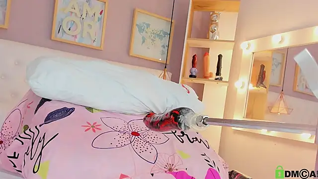 julyanna  online show from 11/08/25, 08:29