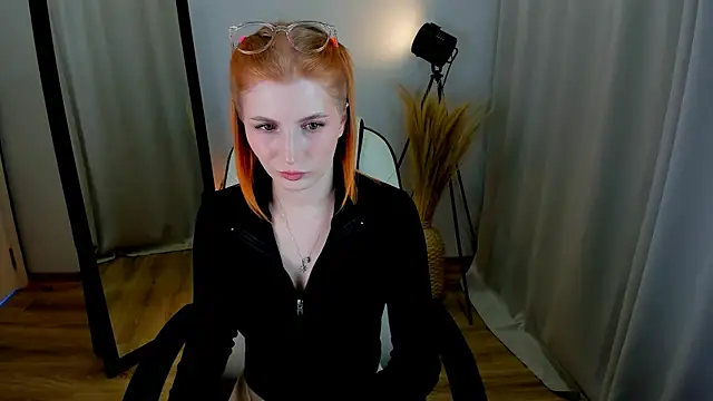 Mira  Blush online show from 03/08/25, 12:41