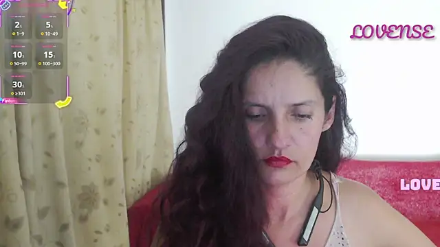 Snapshot of catalina_duran1 chatting on 11/08/25, 05:40 catalina duran1 online show from 11/08/25, 05:40