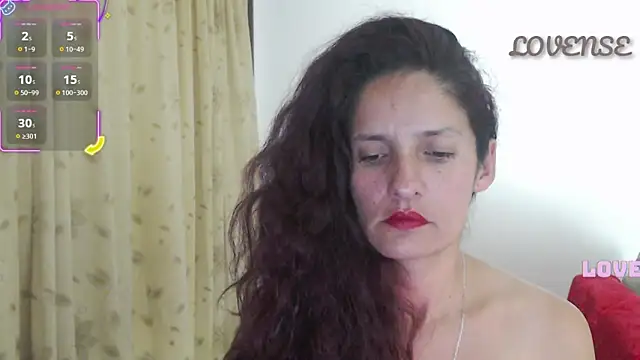 Snapshot of catalina_duran1 chatting on 11/13/25, 05:06 catalina duran1 online show from 11/13/25, 05:06