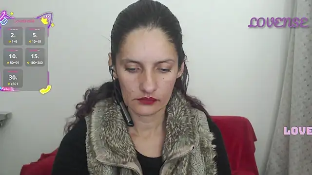 Snapshot of catalina_duran1 chatting on 11/30/25, 05:11 catalina duran1 online show from 11/30/25, 05:11