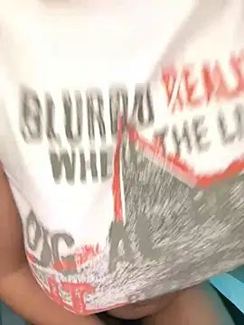 halley5  online show from 02/03/25, 09:07