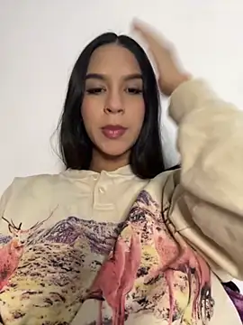 halley5  online show from 10/15/25, 11:16