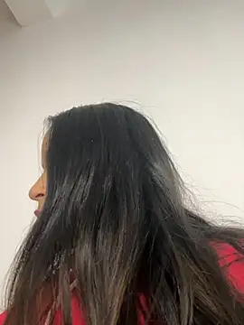 halley5  online show from 10/27/25, 11:09