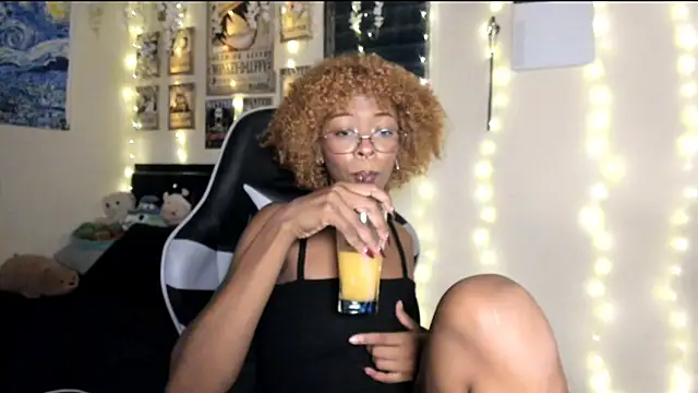 Snapshot of Cristal_Jonas@xh chatting on 02/03/25, 02:47 Cristal Jonasxh online show from 02/03/25, 02:47