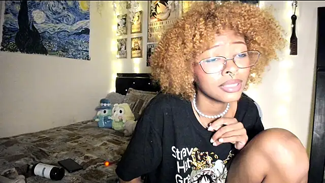 Snapshot of Cristal_Jonas@xh chatting on 02/06/25, 07:56 Cristal Jonasxh online show from 02/06/25, 07:56