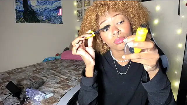 Snapshot of Cristal_Jonas@xh chatting on 02/17/25, 04:31 Cristal Jonasxh online show from 02/17/25, 04:31