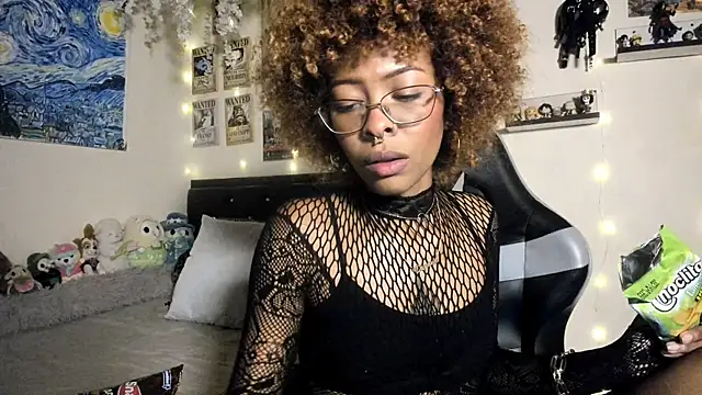 Snapshot of Cristal_Jonas@xh chatting on 10/13/25, 04:34 Cristal Jonasxh online show from 10/13/25, 04:34