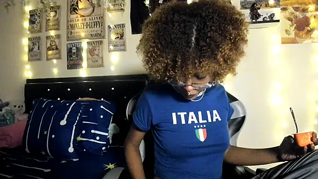 Snapshot of Cristal_Jonas@xh chatting on 10/17/25, 05:21 Cristal Jonasxh online show from 10/17/25, 05:21