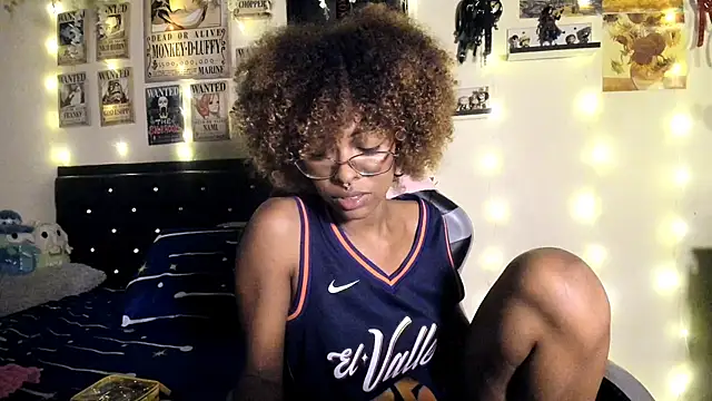 Snapshot of Cristal_Jonas@xh chatting on 10/25/25, 04:31 Cristal Jonasxh online show from 10/25/25, 04:31