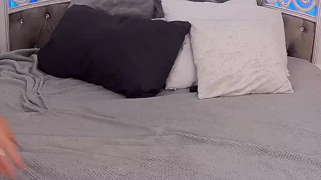 CrissyTaylor online show from 12/29/24, 09:28