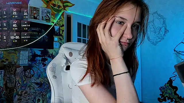 Snapshot of Sunny_Mouse_ chatting on 12/12/24, 08:32 Sunny Mouse  online show from 12/12/24, 08:32