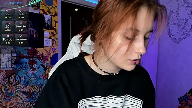 Snapshot of Sunny_Mouse_ chatting on 12/18/24, 05:21 Sunny Mouse  online show from 12/18/24, 05:21